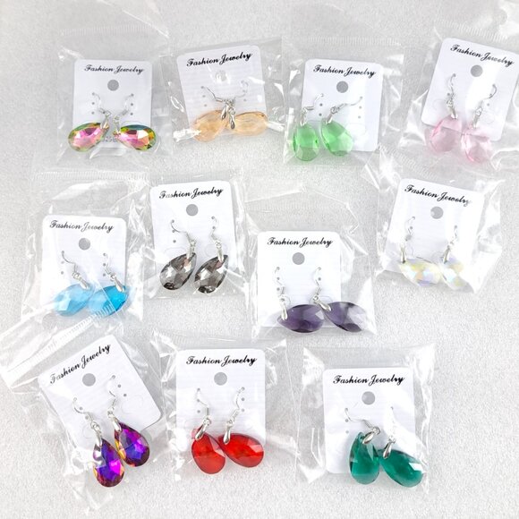 Great Assortment of Earrings! - Picture 6 of 6